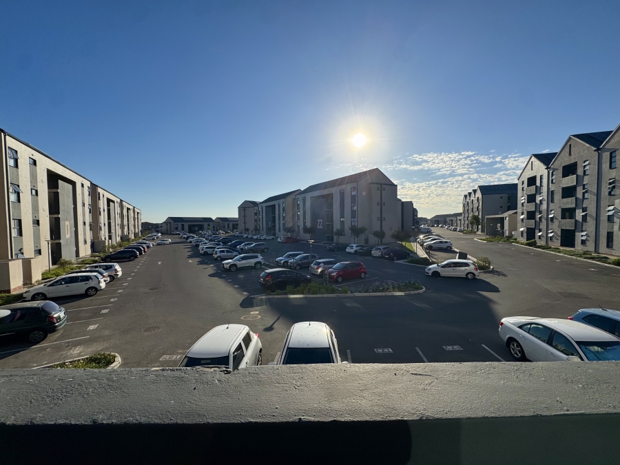 To Let 1 Bedroom Property for Rent in Parklands Western Cape